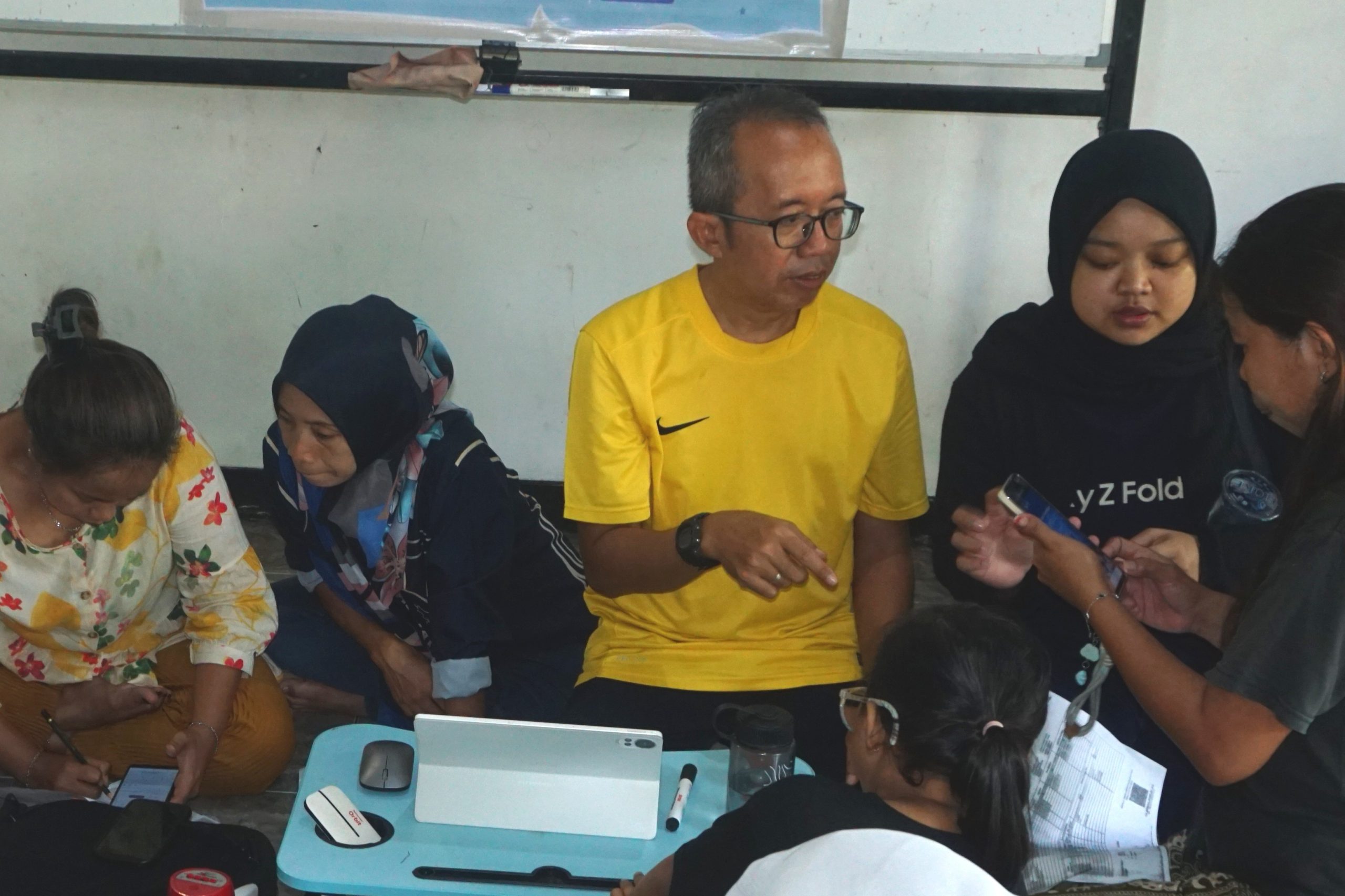 Kegiatan registrasi bareng akun SPMB Kota Depok di kelas Indonesia Bisa Membaca, 22 Mei 2026.